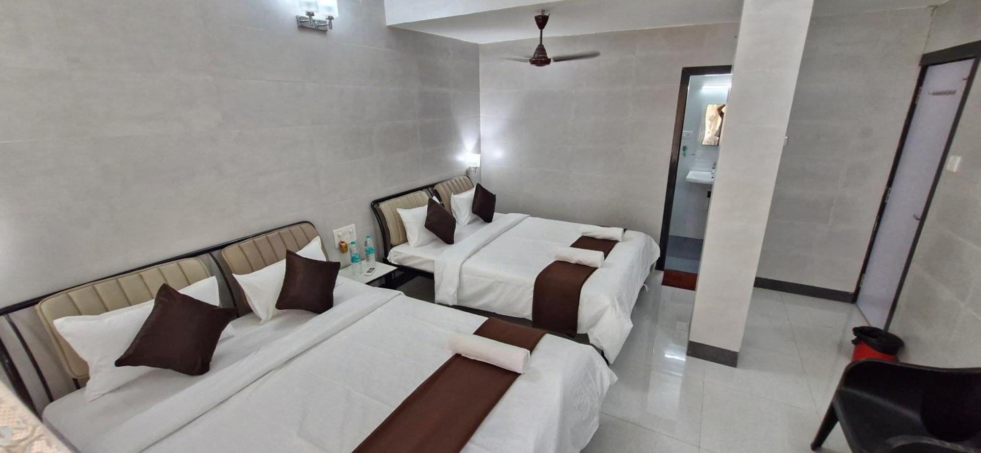 Haven Apartment Inn Baga Beach Exterior foto