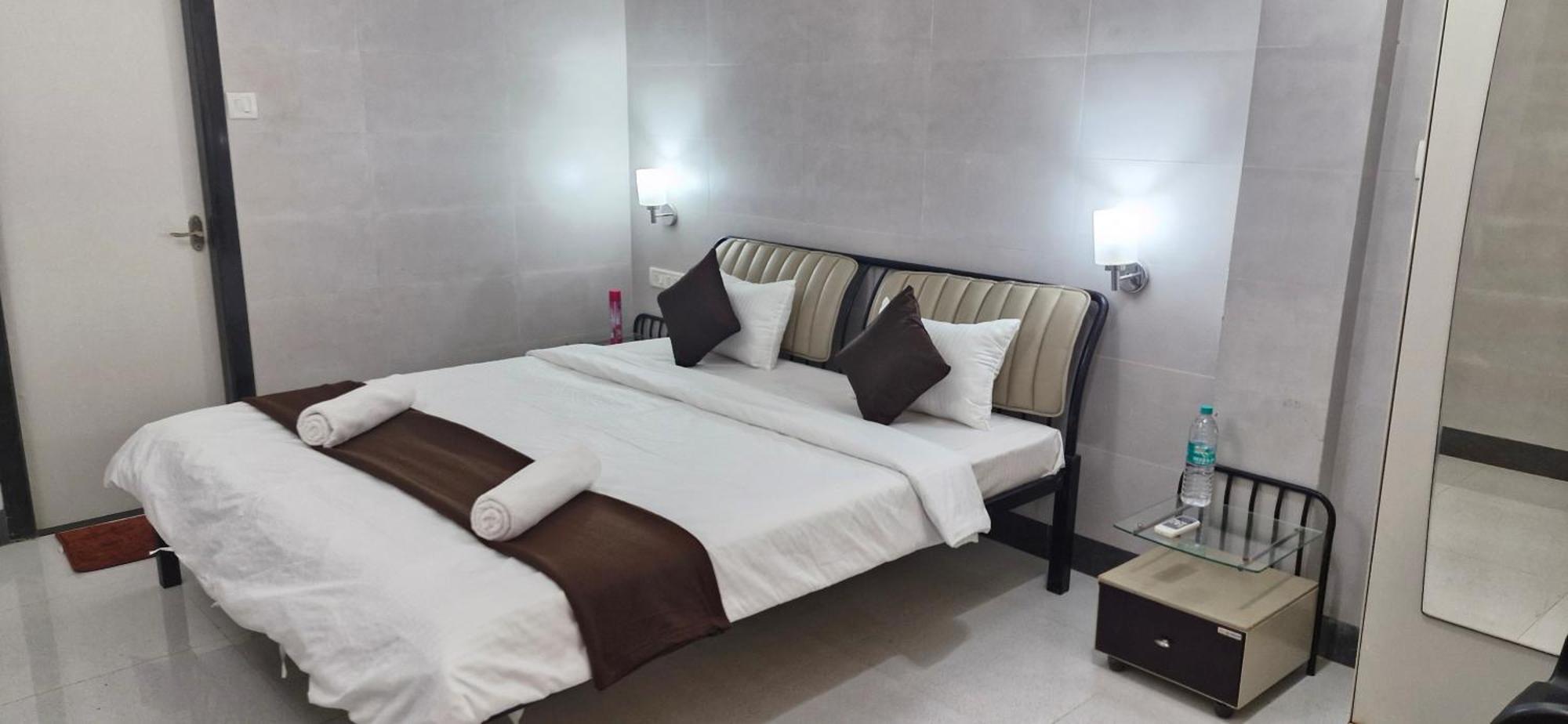 Haven Apartment Inn Baga Beach Exterior foto