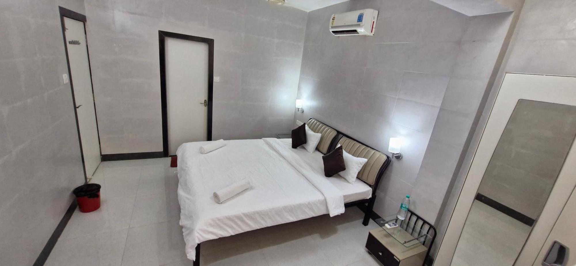 Haven Apartment Inn Baga Beach Exterior foto